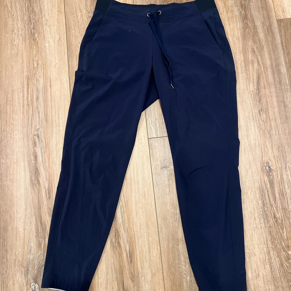 Athleta city pants/joggers women’s size 6 NAVY